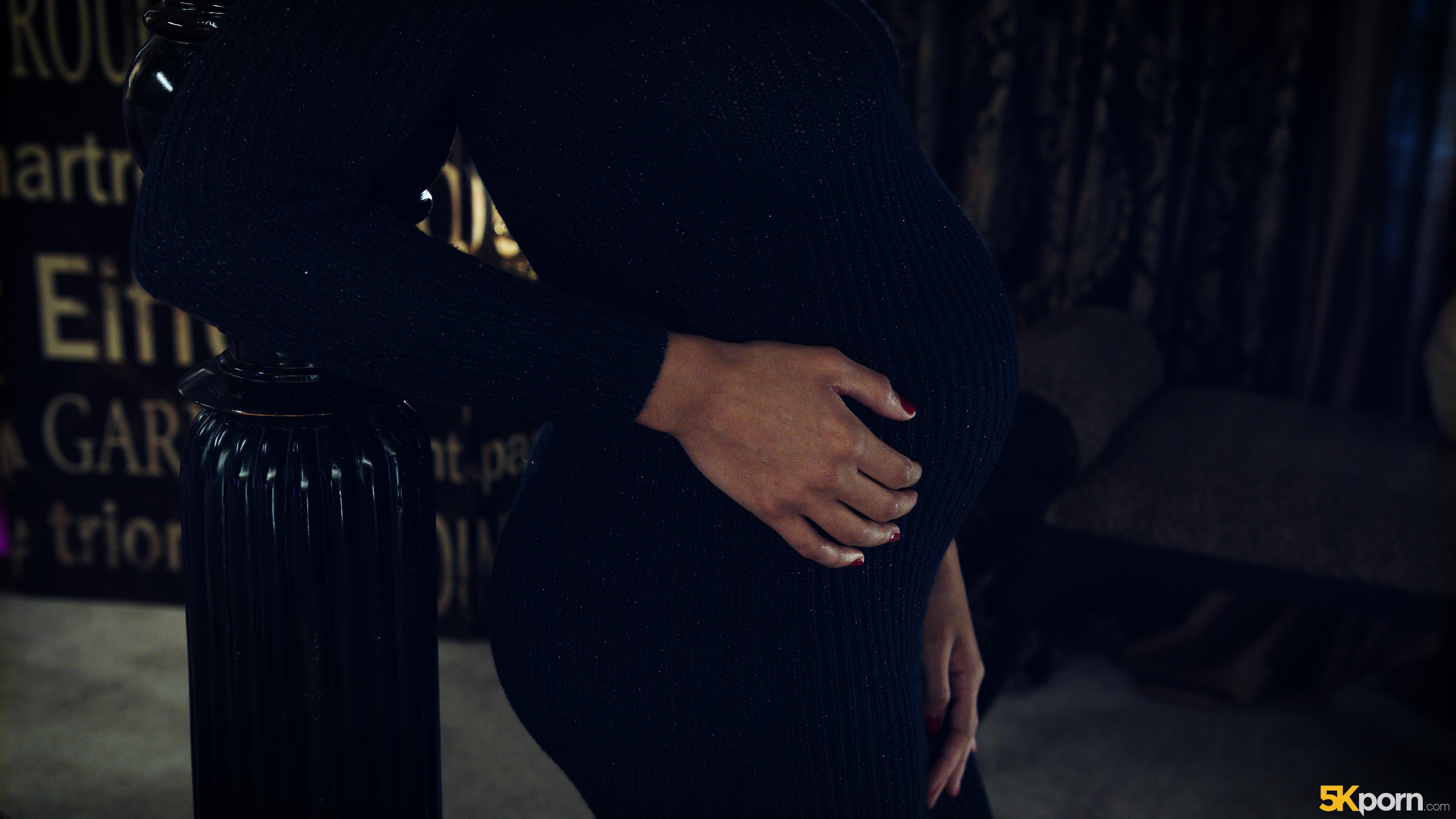 5K Porn '8 Months Pregnant' starring Ariana Aimes (Photo 1)