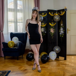 Kate Quinn in '5K Porn' New Year, New Facial (Thumbnail 1)