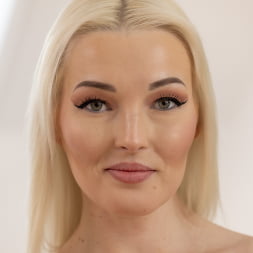 Lovita Fate in Tempting Fate (Photo 19) Lovita Fate in '5K Porn' Tempting Fate (Thumbnail 19)